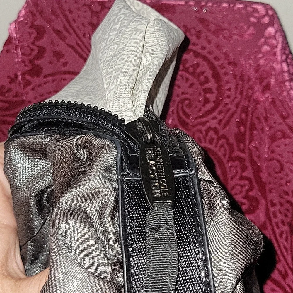 Reaction by Kenneth Cole crossbody - Picture 9 of 16